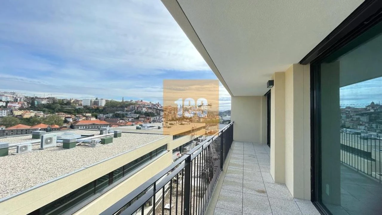 Moradia T2 para Venda em Santa Marinha e São Pedro da Afurada Foto 1
