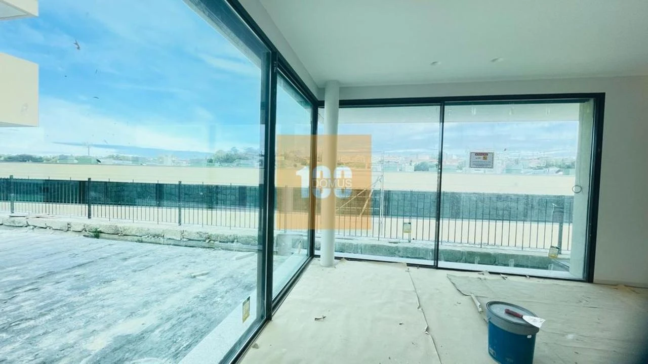 Moradia T2 para Venda em Santa Marinha e São Pedro da Afurada Foto 5