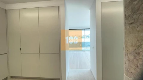 Moradia T4 para Venda em Santa Marinha e São Pedro da Afurada