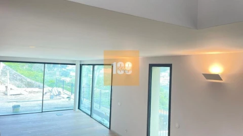 Moradia T4 para Venda em Santa Marinha e São Pedro da Afurada