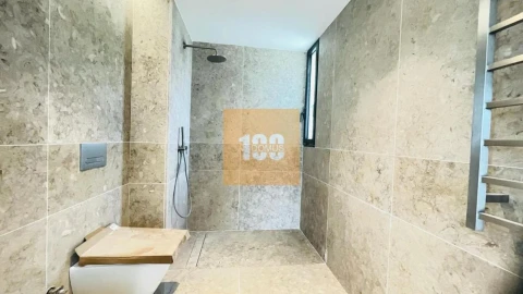 Moradia T4 para Venda em Santa Marinha e São Pedro da Afurada