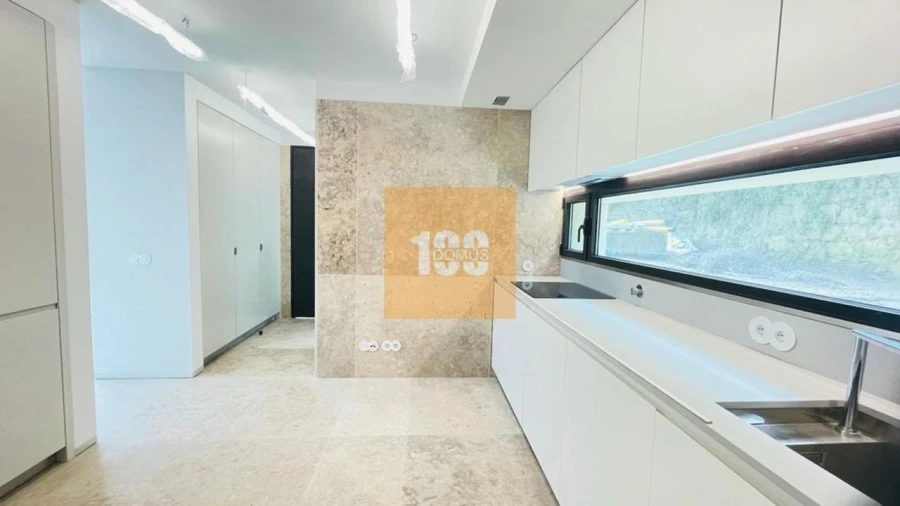Moradia T4 para Venda em Santa Marinha e São Pedro da Afurada Foto 10