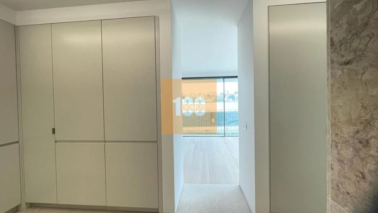 Moradia T4 para Venda em Santa Marinha e São Pedro da Afurada Foto 13