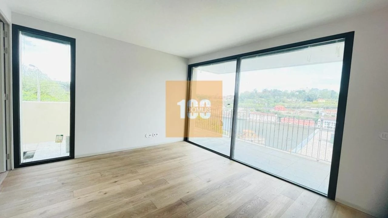 Moradia T4 para Venda em Santa Marinha e São Pedro da Afurada Foto 24
