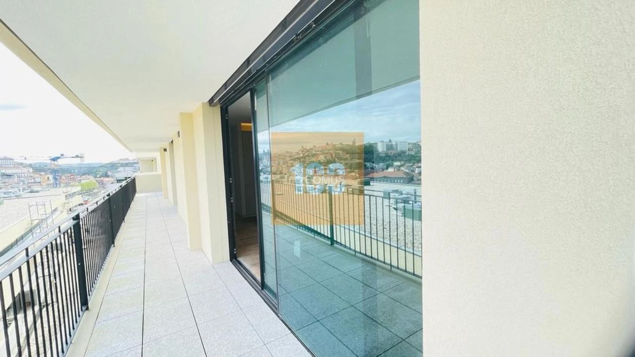 Moradia T4 para Venda em Santa Marinha e São Pedro da Afurada Foto 29