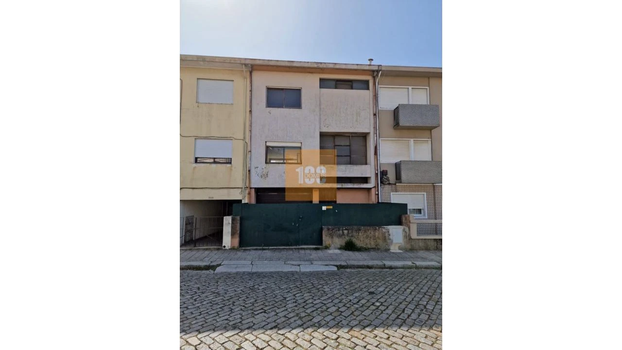 Moradia T4 para Venda em Aldoar, Foz do Douro e Nevogilde Foto 1