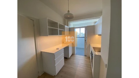 Apartamento T4 para Venda em São Mamede de Infesta e Senhora da Hora