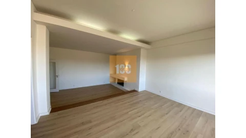 Apartamento T4 para Venda em São Mamede de Infesta e Senhora da Hora