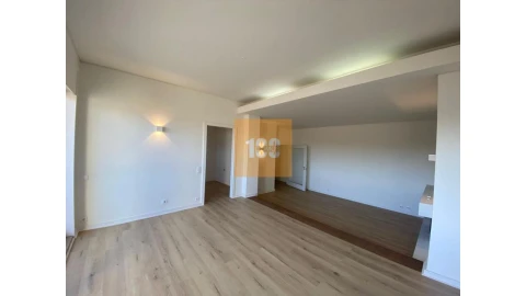 Apartamento T4 para Venda em São Mamede de Infesta e Senhora da Hora