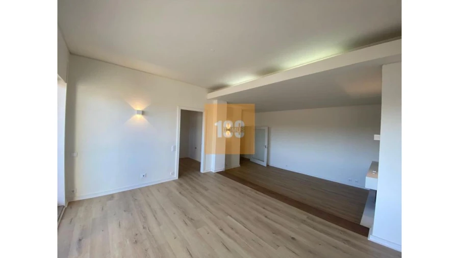 Apartamento T4 para Venda em São Mamede de Infesta e Senhora da Hora Foto 4