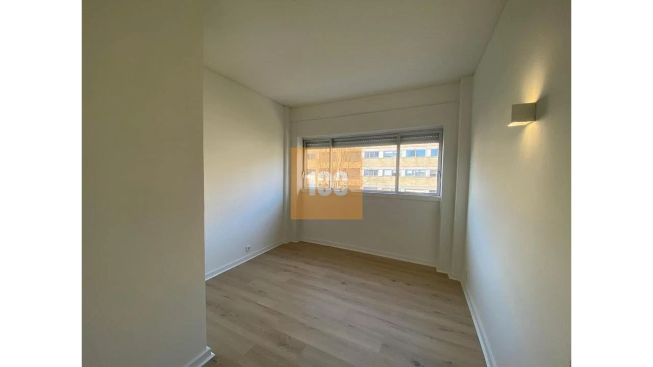 Apartamento T4 para Venda em São Mamede de Infesta e Senhora da Hora Foto 22