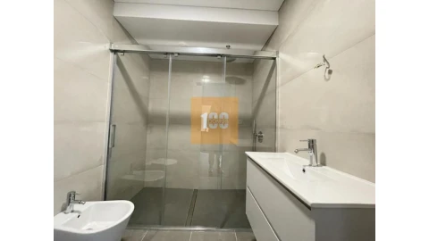Apartamento T3 para Venda em Cedofeita, Santo Ildefonso, Sé, Miragaia, São Nicolau e Vitória