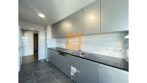 Apartamento T3 para Venda em Cedofeita, Santo Ildefonso, Sé, Miragaia, São Nicolau e Vitória
