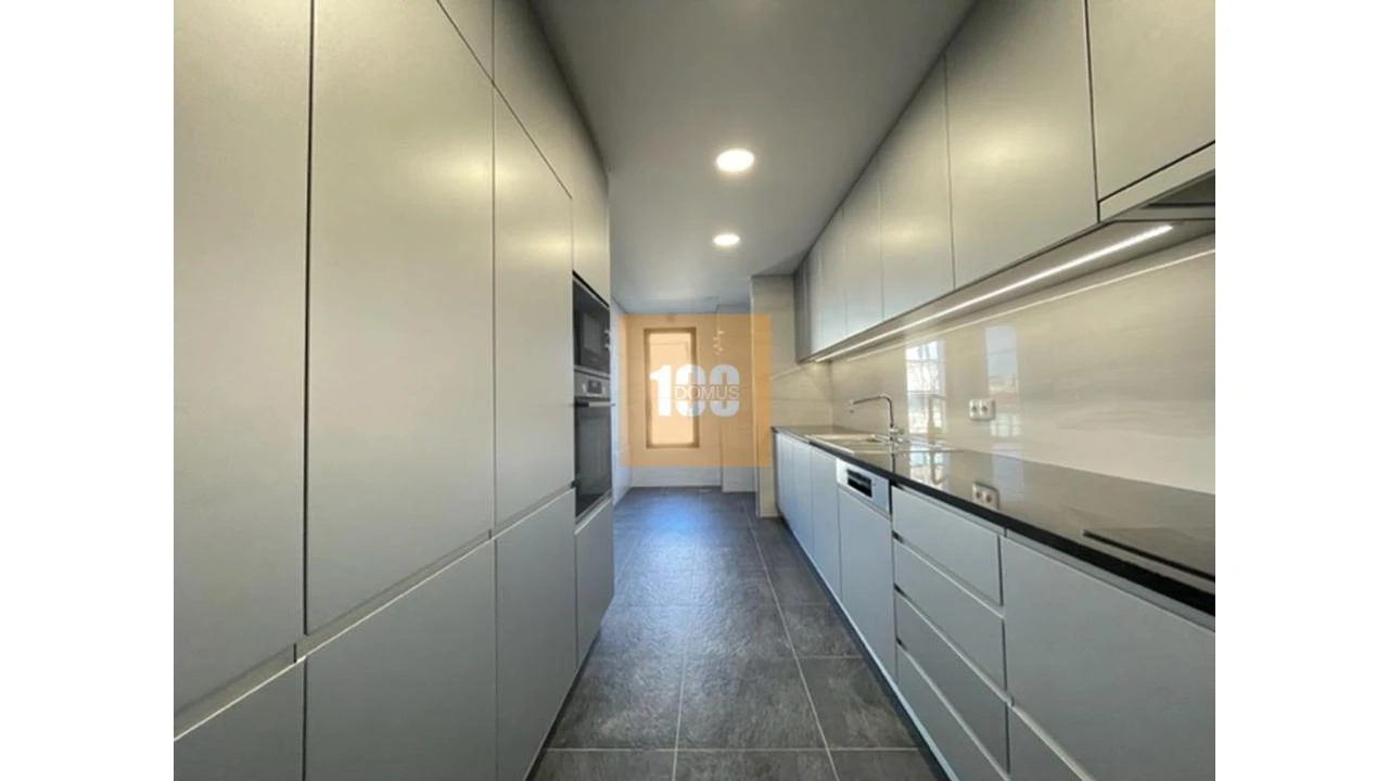 Apartamento T3 para Venda em Cedofeita, Santo Ildefonso, Sé, Miragaia, São Nicolau e Vitória Foto 12