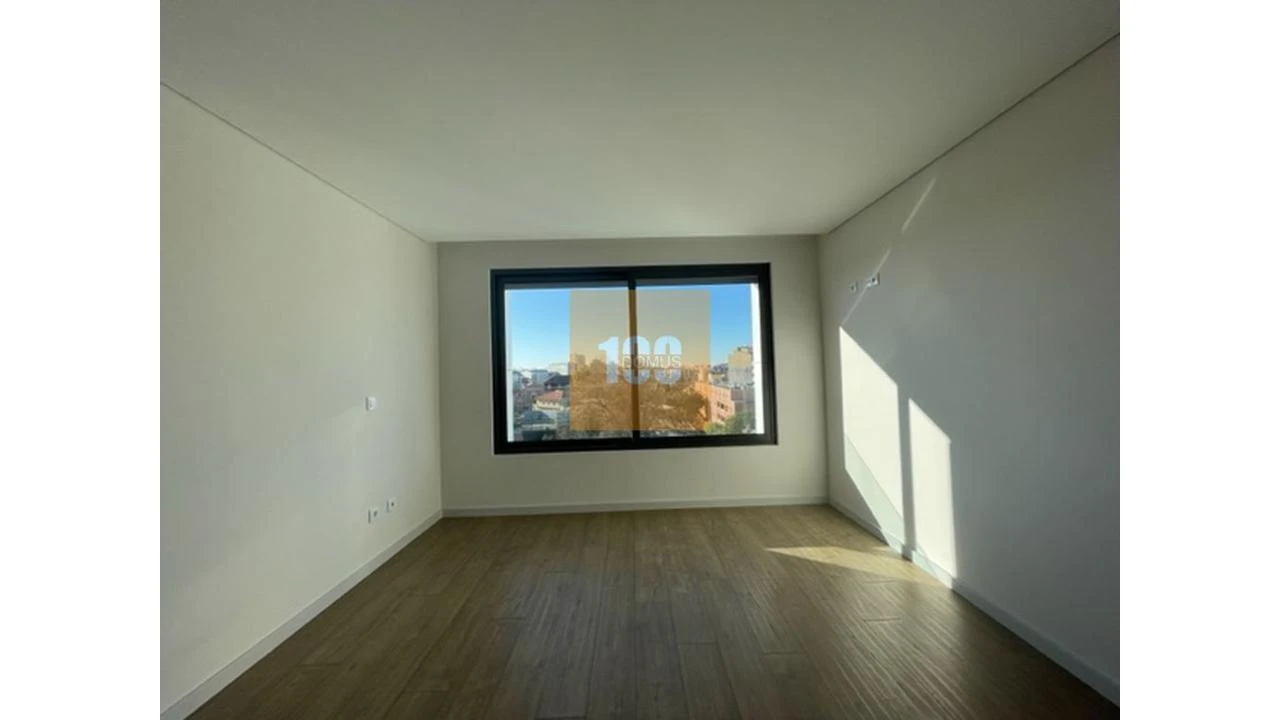 Apartamento T3 para Venda em Cedofeita, Santo Ildefonso, Sé, Miragaia, São Nicolau e Vitória Foto 17