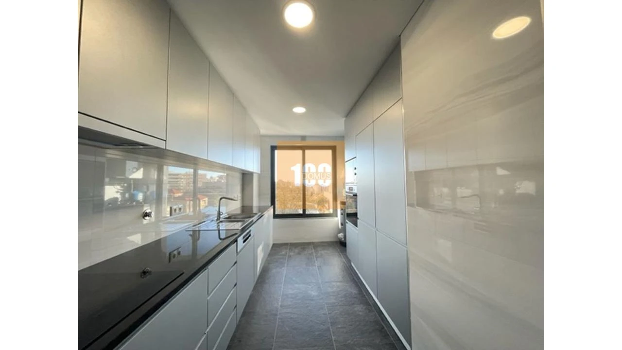Apartamento T3 para Venda em Cedofeita, Santo Ildefonso, Sé, Miragaia, São Nicolau e Vitória Foto 8
