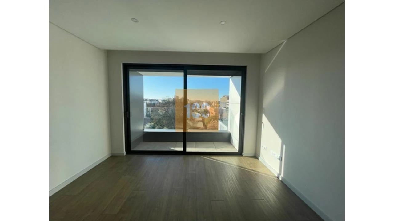 Apartamento T3 para Venda em Cedofeita, Santo Ildefonso, Sé, Miragaia, São Nicolau e Vitória Foto 7