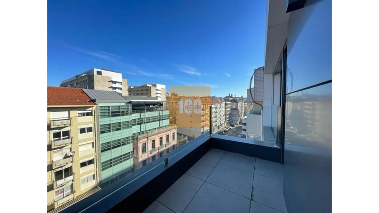 Apartamento T3 para Venda em Cedofeita, Santo Ildefonso, Sé, Miragaia, São Nicolau e Vitória Foto 4