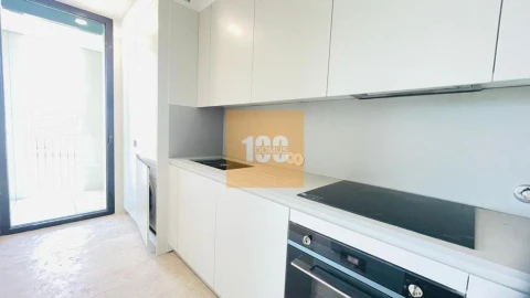 Apartamento T1 para Venda em Santa Marinha e São Pedro da Afurada