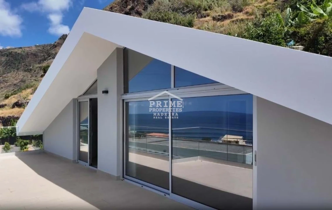 Moradia T4 para Venda em Paul do Mar Foto 2