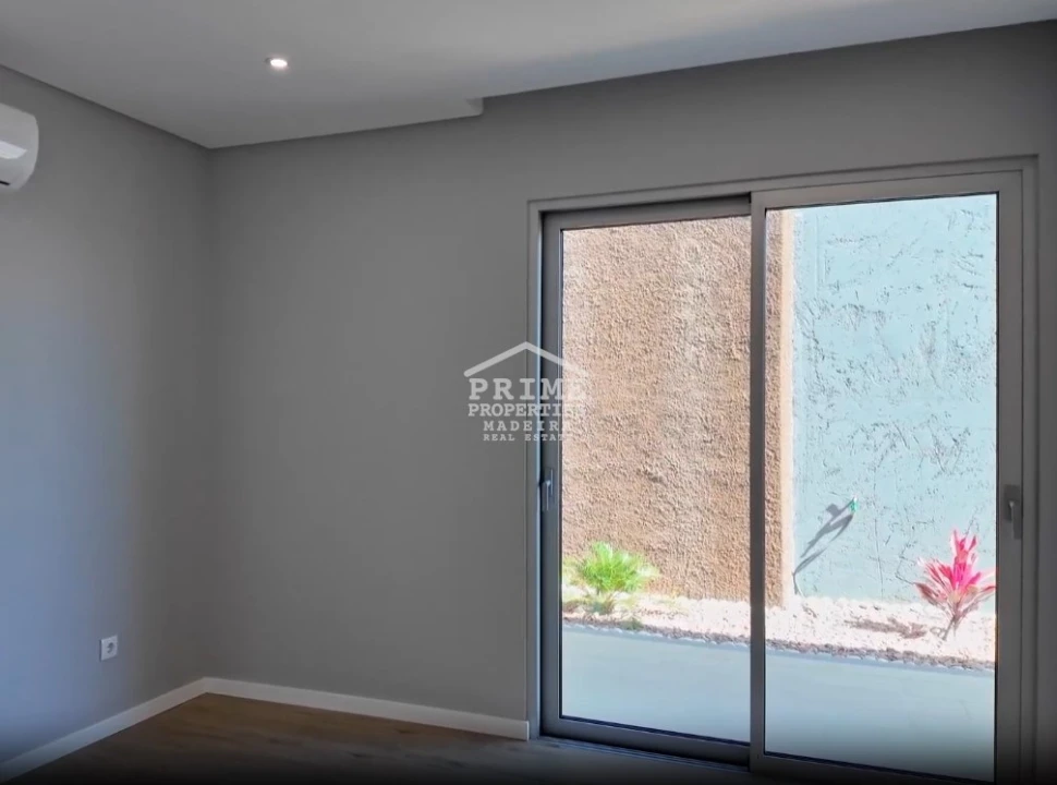 Moradia T4 para Venda em Paul do Mar Foto 17