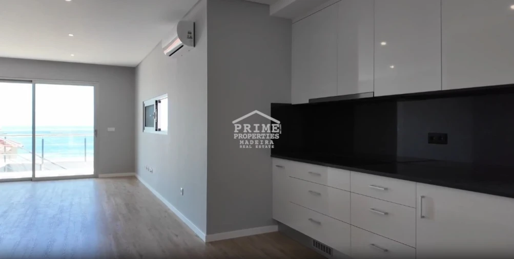 Moradia T4 para Venda em Paul do Mar Foto 6