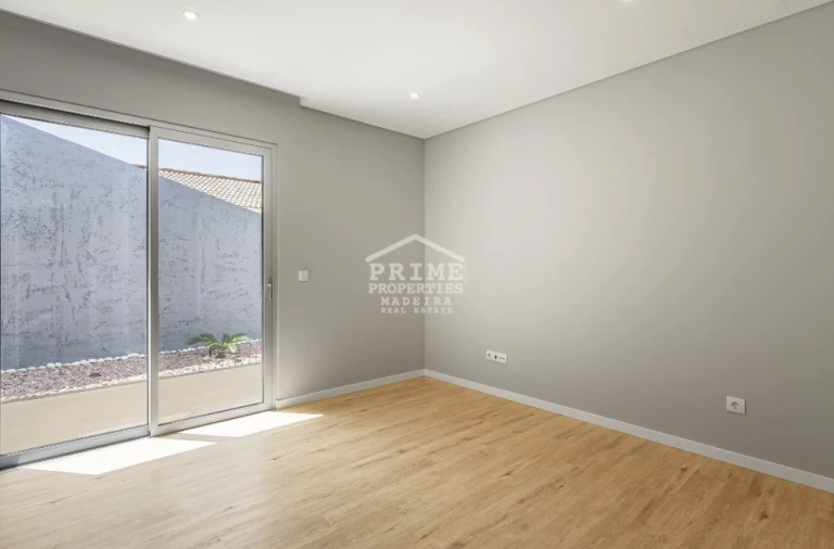 Moradia T4 para Venda em Paul do Mar Foto 16