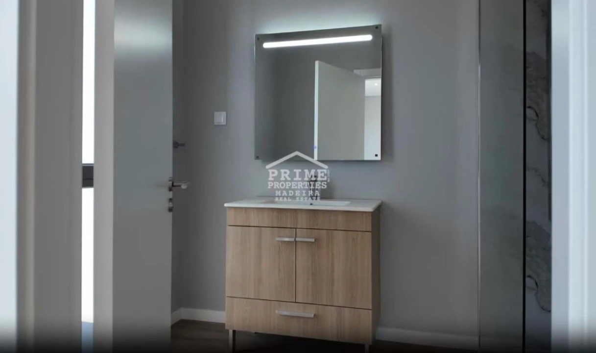 Moradia T4 para Venda em Paul do Mar Foto 15