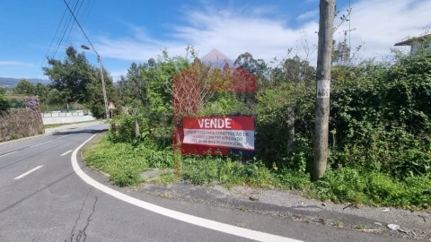 Terreno para Venda em Vila Verde e Barbudo