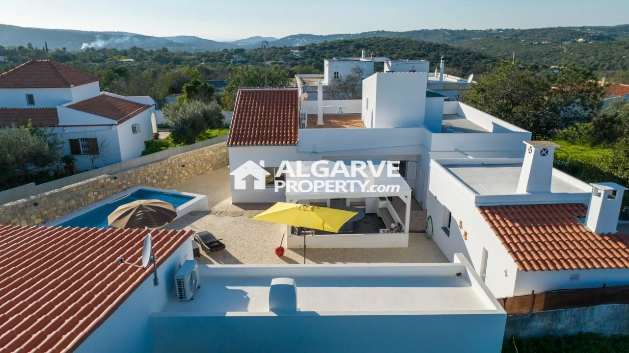 Moradia T4 para Venda em Santa Barbara de Nexe Planta 2