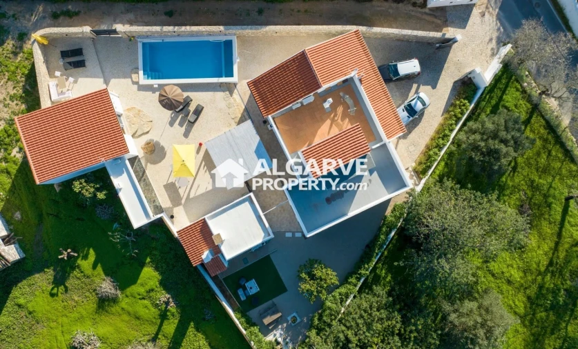 Moradia T4 para Venda em Santa Barbara de Nexe Planta 1