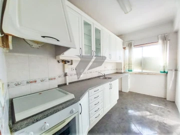Apartamento T2 para Venda em Rio de Mouro