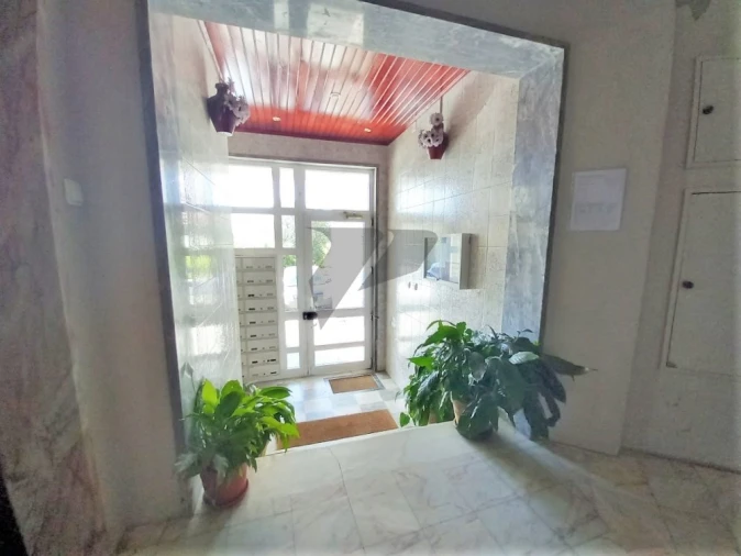 Apartamento T2 para Venda em Rio de Mouro Foto 23