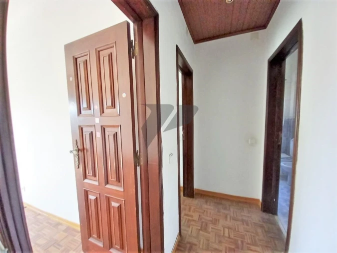 Apartamento T2 para Venda em Rio de Mouro Foto 12