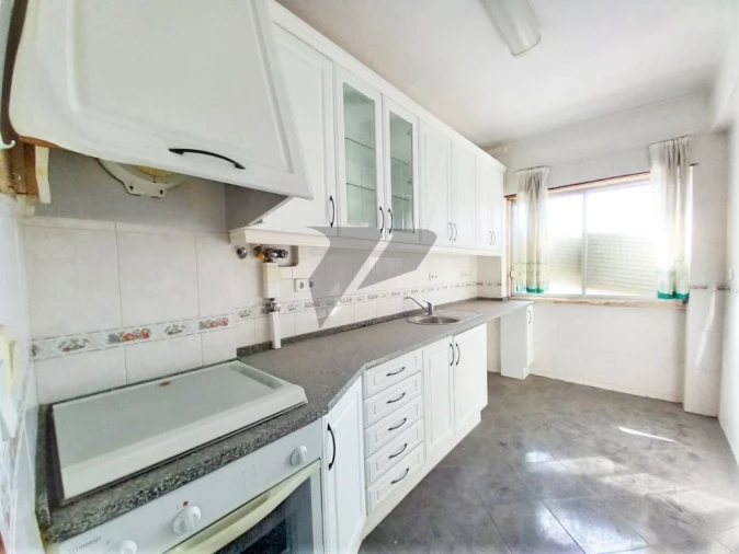 Apartamento T2 para Venda em Rio de Mouro Foto 10