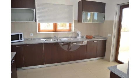 Moradia T4 para Venda em Luz