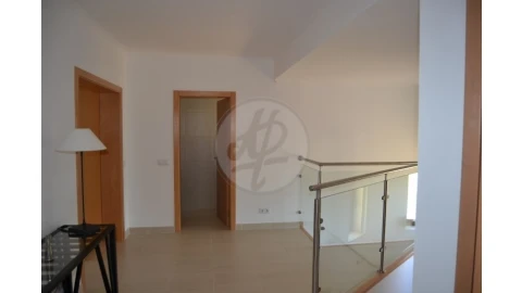 Moradia T4 para Venda em Luz