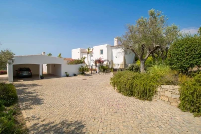 Moradia T4 para Venda em Loule (São Clemente)