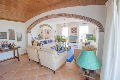 Moradia T4 para Venda em Loule (São Clemente)