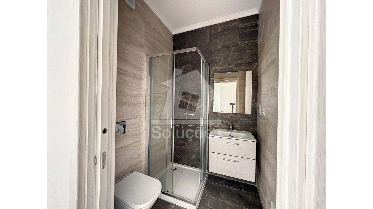 Apartamento T4 para Venda em Portimão Foto 17