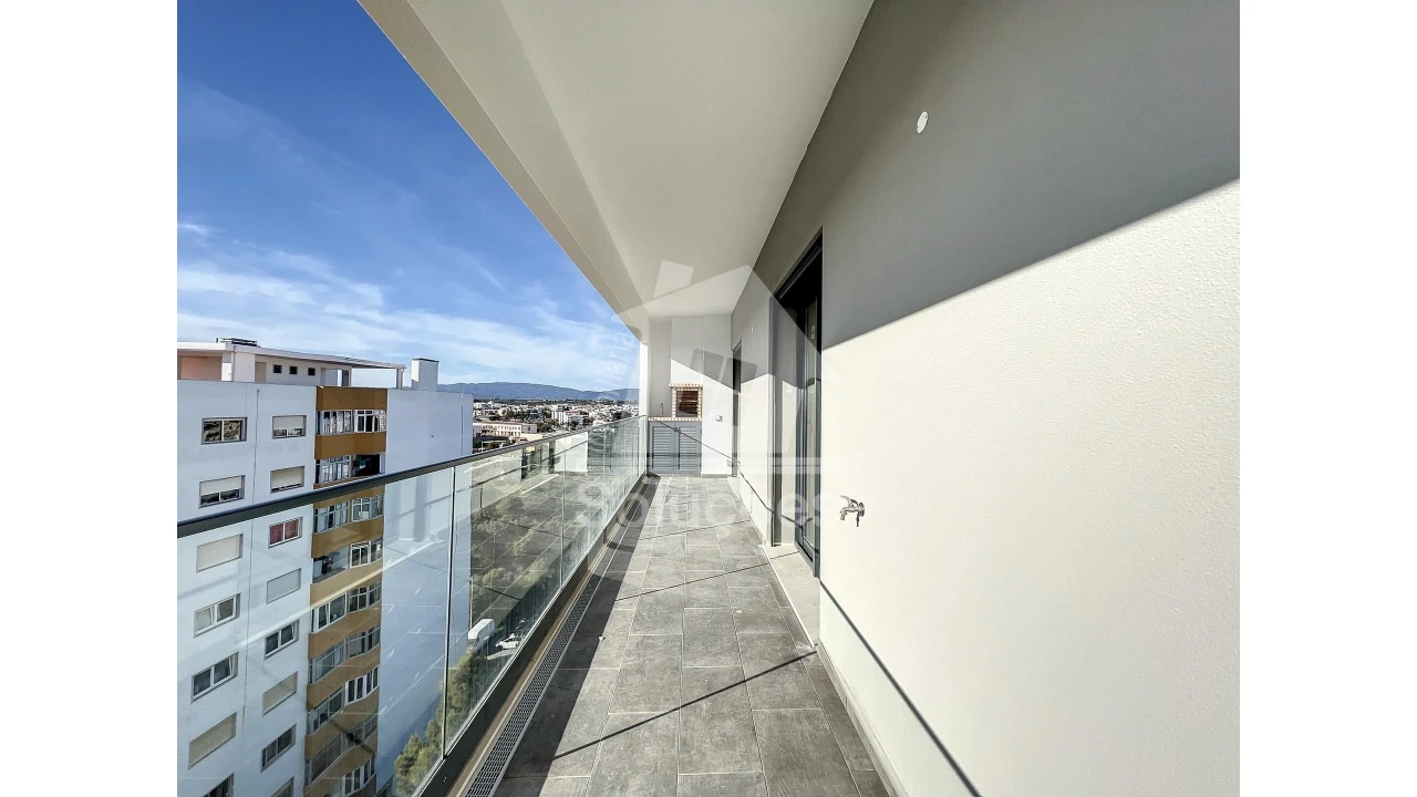 Apartamento T4 para Venda em Portimão Foto 12