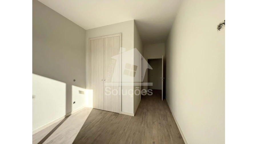 Apartamento T4 para Venda em Portimão Foto 18