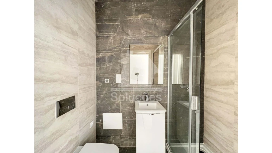 Apartamento T4 para Venda em Portimão Foto 8