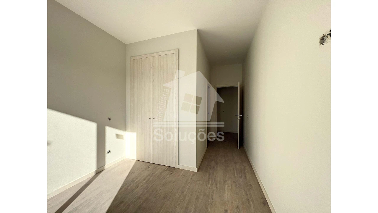 Apartamento T4 para Venda em Portimão Foto 18