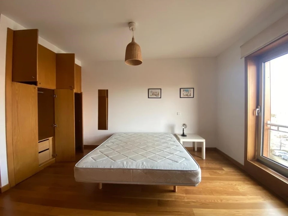 Apartamento T1 para Arrendamento em Paranhos Foto 9