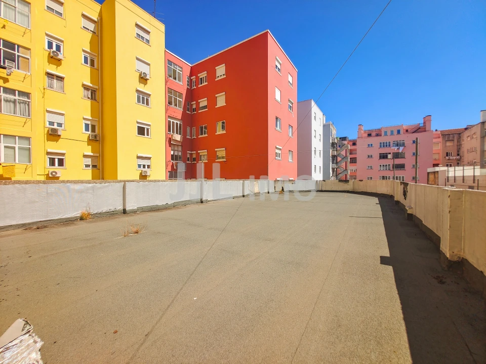 Loja para Venda em Areeiro Foto 18