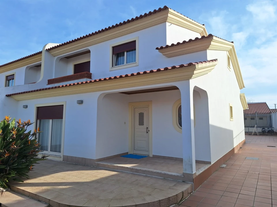 Moradia T5 para Venda em Monte Real e Carvide Foto 1