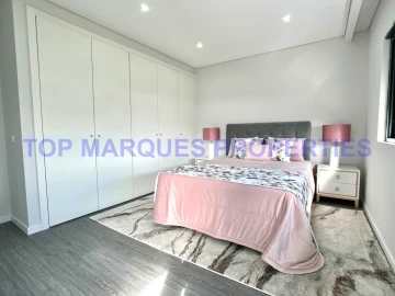 Apartamento T3 para Venda em Quelfes