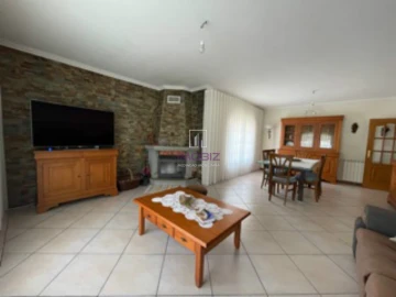 Moradia T4 para Venda em Santa Joana