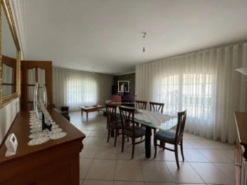 Moradia T4 para Venda em Santa Joana